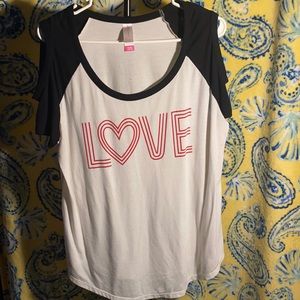 Black and white T with a pink love label in front!